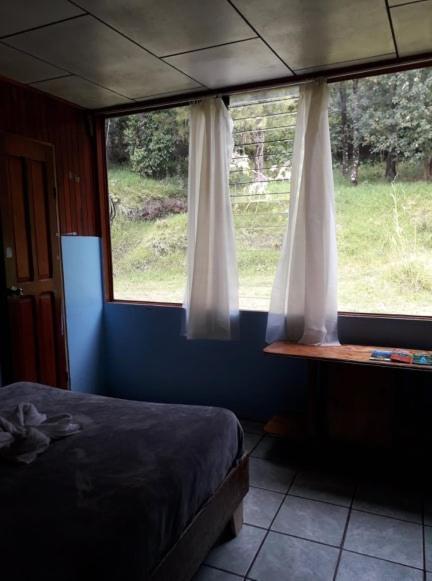 Hostel California Monteverde Exterior photo